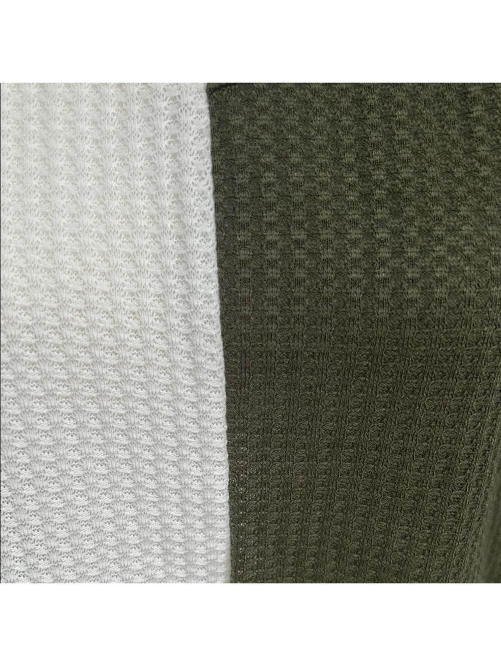 Two-Tone Knit Sweater - Picture 2 of 4